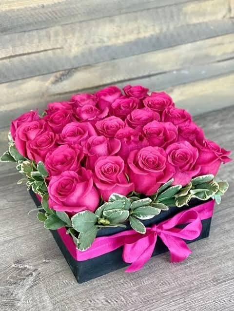 BED OF ROSES - Everyday Flowers and Balloons