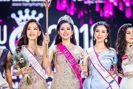Nhờ gương mặt sang, tân hoa hậu hoàn vũ 2020 khi diện đồ màu mè, chóe lọe lại không hề sến chút nào. Hoa Háº­u Viá»‡t Nam 2020 Khá»Ÿi Ä'á»™ng VÆ°Æ¡ng Miá»‡n Sáº½ Thuá»™c Vá» Ai Thá»i Ä'áº¡i