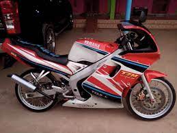 Baik yamaha tzm 150 maupun honda nsr 150 sama sama lebih punya taste deh… tidak salah kalau kedua motor ini disebut juga dengan kolektor items… sekarang ini cukup sulit mendapatkan yamaha tzm 150 dengan kondisi yang masih kinyis kinyis seperti pada foto di atas… Facebook