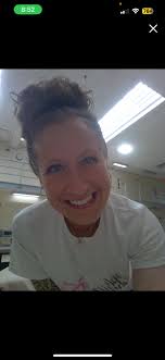 Lindsay Lemons w106908 My name is Linz! Gemini squad 😉 single looking for  male and/or female ❤ I'm 32 yrs young..here