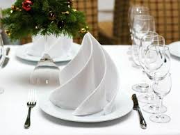 Comment Realiser Un Pliage De Serviette Idees Originales Pliage Serviette Serviettes En Tissu Pliage