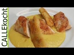 Käse wird schon seit vielen jahrhunderten gegessen und dabei höchst unterschiedlich verwendet. Hahnchenbrust Auf Currysosse Mit Gebackener Banane Omas Rezept Youtube Curry Sosse Rezepte Omas Rezepte