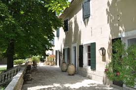 Location Villa Luxe Aix En Provence 16 Personnes Vue Montagne Piscine Privee Tennis Prive Aix20 Environs D Aix En Provence