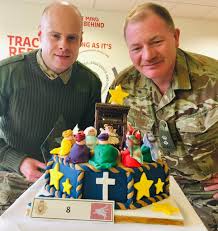 Here's my tutorial on how to make camouflage fondant. Army Chefs Get Decorating For Christmas Cake Competition Gazette