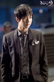 Born and brought up in seoul, he made his singing debut at the age of 17 after scouted by a talent agent. 44 Lee Seung Gi Ideas Lee Seung Gi Lee Gu Family Book
