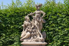 Und ein ganz fantastischer garten und ein reisetipp ist der hofgarten im fränkischen veitshöchheim, inklusive park, obst und gemüse und schloss. Veitshochheim La Dolce Vita Im Frankischen Weinland Vielweib On Tour