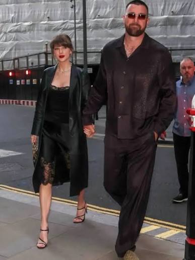 LINK IN BIO - Taylor Swift and Travis Kelce are engaged @taylorswift  @killatrav @universalmusicgroup