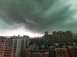 Examples of rainstorm in a sentence. The Rainstorm In Wuhan Is Day And Night It Gets Dark For A Second And The Stairs Become Waterfalls Scientific Exploration Cnbeta Com Newsdir3