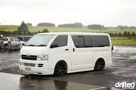 toyota hiace 画像あり ハイエース 車