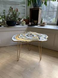In this video i'm working on the inner edge of the holes of my large resin geode coffee table. Pin By Marissa Lozano On Bedroom Decor In 2021 Living Spaces Art Custom Coffee Table Table