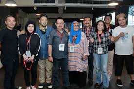 Grup band legendaris bernama seventeen. Nostalgia Karya 3 Band Legendaris Di Konser Kumandang Musik Pop Lintas Generasi Tabloidbintang Com