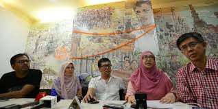 Maybe you would like to learn more about one of these? Foto Dua Putri Anwar Ibrahim Rangkul Kontras Galang Petisi Pembebasan Merdeka Com