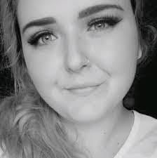 Sandra Gillenwater's Instagram, Twitter & Facebook