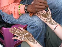 A Henna Or Mehndi Artist At Work In Rishikesh Uttarkhand India Mehndi Is The Application Of Hen Henna Tattoo Designs Henna Designs Hand Cool Henna Designs