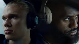 Lebron Apple Headphones Lebron James Wearing Beats Top