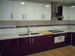 Diseños de cocinas blancas y grises. Cocinas Interiorismo Diego Reyes