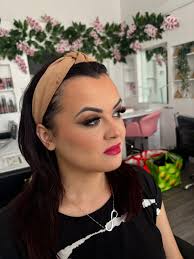 Would anyone have a makeup appointment this Saturday 10th? After 3.30pm