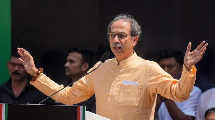 वोट और विरोध का हक छीन रही सरकार', उद्धव ठाकरे ने किया 'रिजीम चेंज' की मांग का समर्थन उद्धव ठाकरे ने केंद्र सरकार पर लोगों के वोट देने और ...