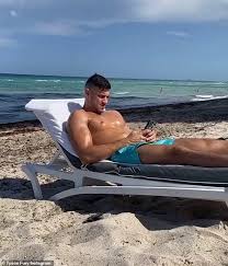 Tommy's birth flower is lily of the. Shirtless Tommy Fury Shows Off Hunky Physique As He Relaxes On Miami Beach With Boxer Brother Tyson 247 News Around The World