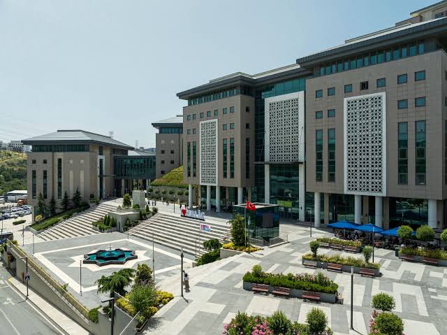 Kampüs – Aday Haliç Üniversitesi