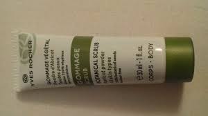 Bienvenue sur le compte officiel de la marque yves rocher, créateur de la cosmétique végétale ®. Gommage Vegetal Poudre D Abricot Yves Rocher 30 Ml