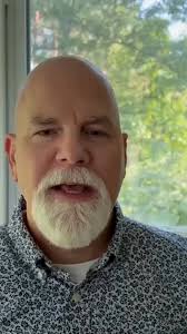 When you're caught snooping... 🐾👀 Happy Friday! #Busted #CaughtInTheAct  #Snooping #CaughtRedPawed #officedog