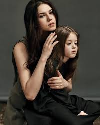 Thylane blondeau is a famous french model and actor, best known as a brand ambassador of 'l'oreal paris.' born to a professional footballer father and a tv presenter mother, thylane started modeling. Best Baby Pictures Poses Mother Daughters Ideas Mom Daughter Photos Mother Daughter Photos Mother Daughter Photoshoot