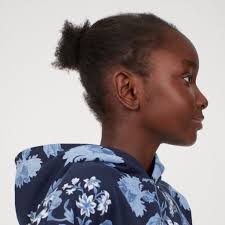 With the newfound diversity throughout the beauty industry, it's no surprise why natural hair is having a shining moment right now. Black People Only Love Natural When It Looks A Certain Way