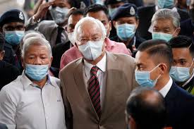 Mantan pm malaysia, mahathir mohamad, meragukan pemimpin oposisi anwar ibrahim benar memiliki dukungan mayoritas di parlemen untuk merebut jabatan pm. Punya Utang Triliunan Ke Negara Karier Politik Mantan Pm Malaysia Najib Razak Terancam Tamat Halaman All Kompas Com