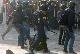 Les gilets jaunes ont appelé à un nouveau rassemblement à paris, ce samedi, auquel certains dirigeants politiques envisagent de participer. Manifestation Arbitraire Et Violences Policieres A Nantes L Humanite