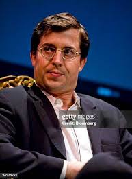 Scott Lindenbaum, co-founder of Electric Literature, speaks during... News  Photo