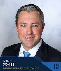 Elmer Deleon's Instagram, Twitter & Facebook