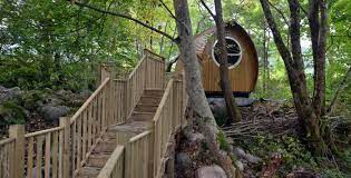 Take a look inside these luxury glamping pods with a private hot tub in the midlands at wootton. Lodge Stay Hot Tub For 2 5pm Co Uk