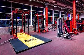The male and female changing rooms are at the two extreme corners of the gym. Business Bay Dubai Mixed Gym In Dubai Fitness First Uae