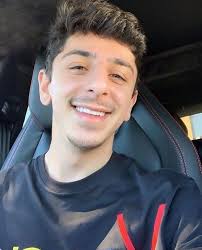Pin By Yolanda Rey On Faze Rug And Brawadis Youtube Stars Faze Adapt Kylie Jenner