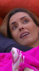 #MarContreras le contó a #ElaineHaro cómo fue cuando se independizó, pasó  momentos complicados porque tenía poca comida y no tenía mucho dinero. 😔,  ¡No te pierdas nada! SUSCRÍBETE a #ViX Premium y ...