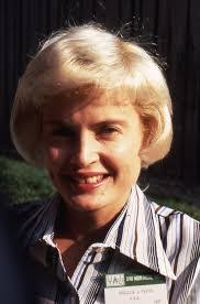 Geraldine Peters's Instagram, Twitter & Facebook