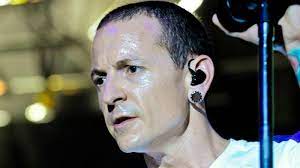 21 hours ago · believe it or not, today marks four years since linkin park frontman chester bennington passed away. Linkin Park Ruhrende Zeilen An Chester Bennington Ein Jahr Nach Seinem Tod