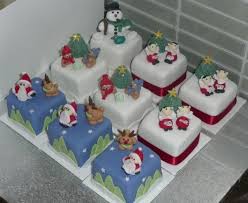 Christmas Square Cupcakes 2008 Holiday Cupcake Contest Mini Christmas Cakes Christmas Cake Designs Christmas Cake Decorations