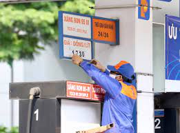 Có thể kéo tụt quá trình phục hồi kinh tế của châu âu, làm giảm nhu cầu tiêu thụ nhiên liệu, qua đó khiến. Gia XÄƒng Dáº§u Hom Nay 12 4 2021 XÄƒng Trong NÆ°á»›c Sáº½ Giáº£m Káº¿t Thuc Chuá»—i TÄƒng Tai Chinh Kinh Doanh Thanh Nien