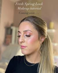 Love these little cute nude nails done last week for Valentines ! 🤍 Hope  you are all having a lovely day ! Phone signal still down so apologies to  those waiting on