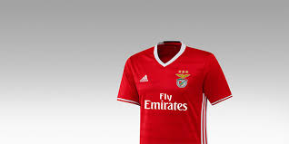 Zweifelsohne zählt benfica lissabon zu den besten mannschaften des landes portugal. Benfica Trikots Findest Du Auf Unisportstore De