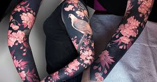 Hibiskus mit bewertung und 4444 hibiskus tattoos von tattoo bewertung de : Blackout Tattoos Im Floralen Renaissance Style Tattoo Spirit