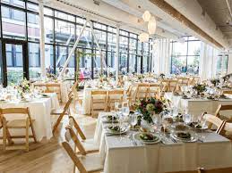 32 Chicago Holiday Party Venues Your Team Will Love Chicago Wedding Venues Chicago Wedding Michigan Wedding Venues