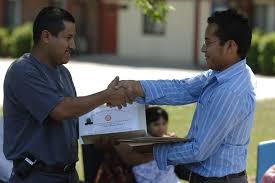 Course aimed at Spanish-speakers spreading computer literacy