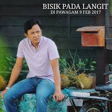 As a father, wak does everything he can in order to fulfill her dreams. Bisik Pada Langit Review Rawak Nota Purba Memoir Fragmentasi Anekdot Refleksi Dan Retrospektif