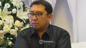 Fadli zon siap ganti duit bensin penjemputan putrinya minta maaf. Fadli Zon Berswafoto Dengan Taufiq Ismail Fotonya Semasa Muda Jadi Sorotan Tribun Medan