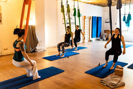 Jamie marie yoga is an american yoga fitness model, instagram star and social media personality who is best known for her stunning beauty and immense popularity on social media platforms. Aerial Yoga Die Finderei Marie Becker Wiesbaden