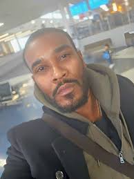 Finally arrived after a seemingly endless flight—can't wait to be with my  family! Happy Thanksgiving everyone!