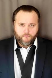 Актёры, режиссер и создатели сериала Поселенцы (2020-…)